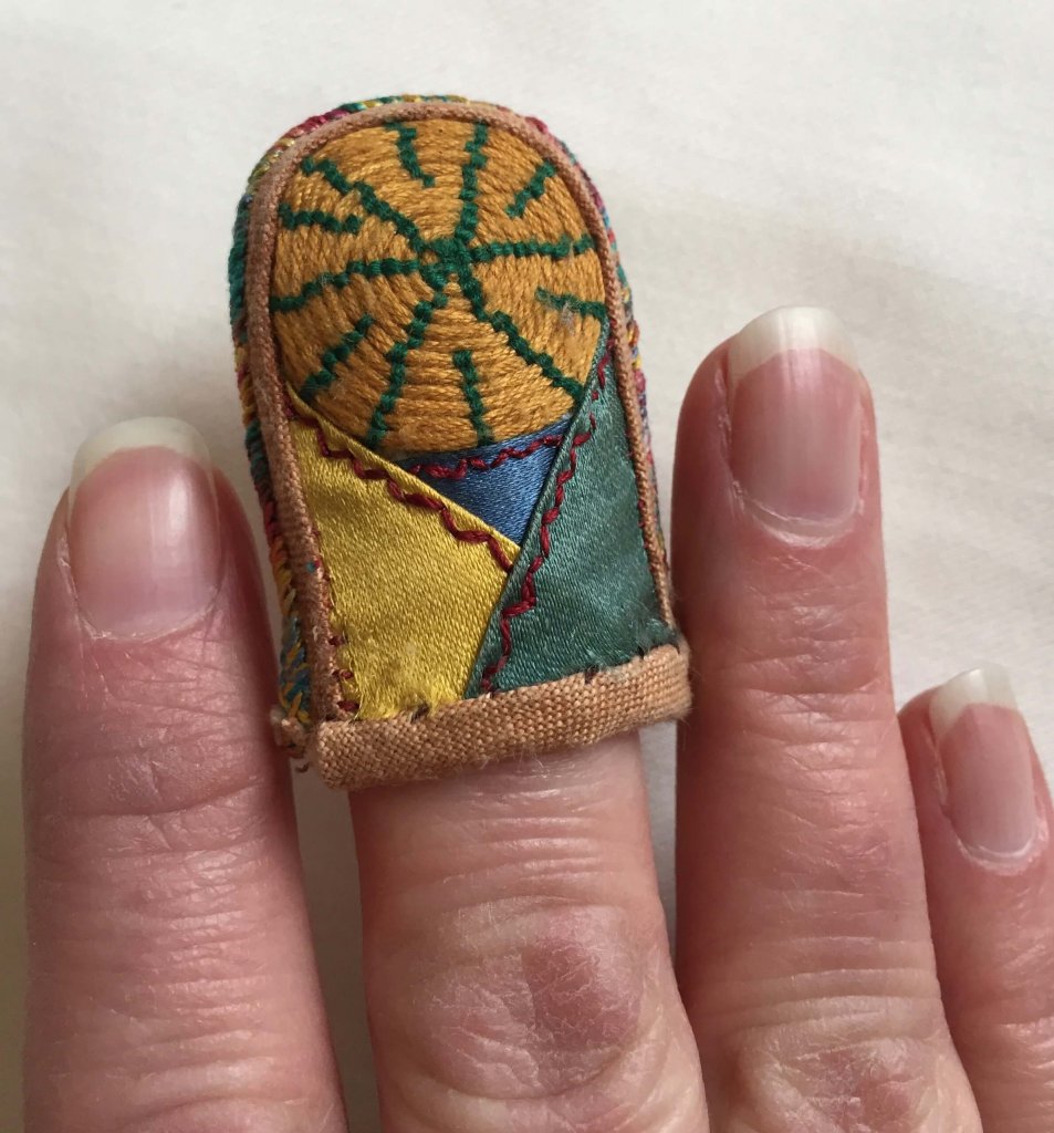 hand stitch thimble